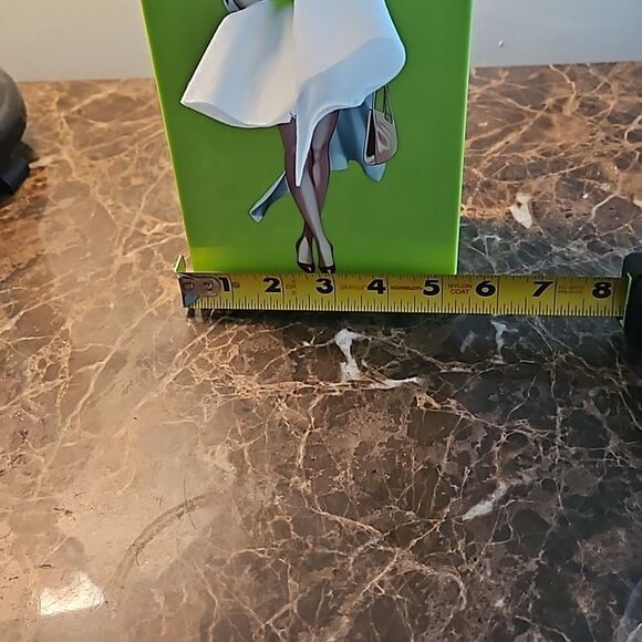 NWOT Tissue box with retro lady - Picture 4 of 6